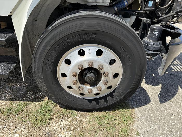 Used 2019 Freightliner 26' M2