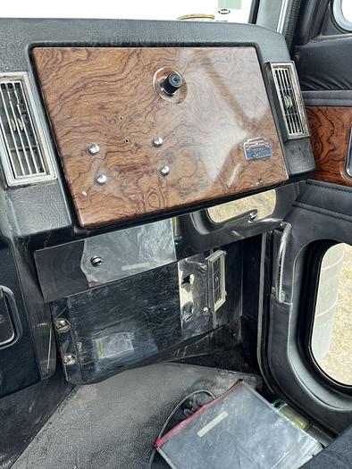 Used 1993 Peterbilt 379 Day Cab