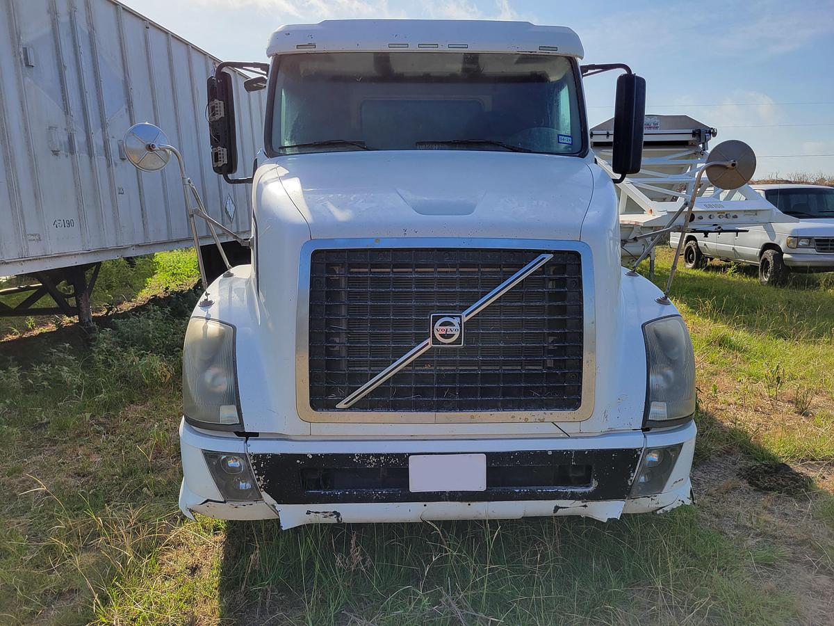 Used 2008 Volvo VNL64T300 Dump Truck