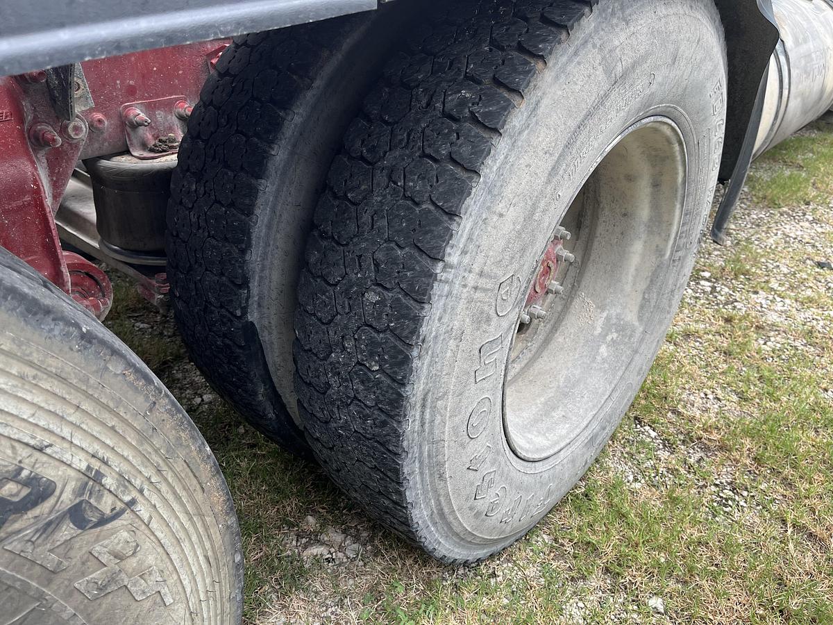 Used 2011 Freightliner Coronado 122SD Day Cab