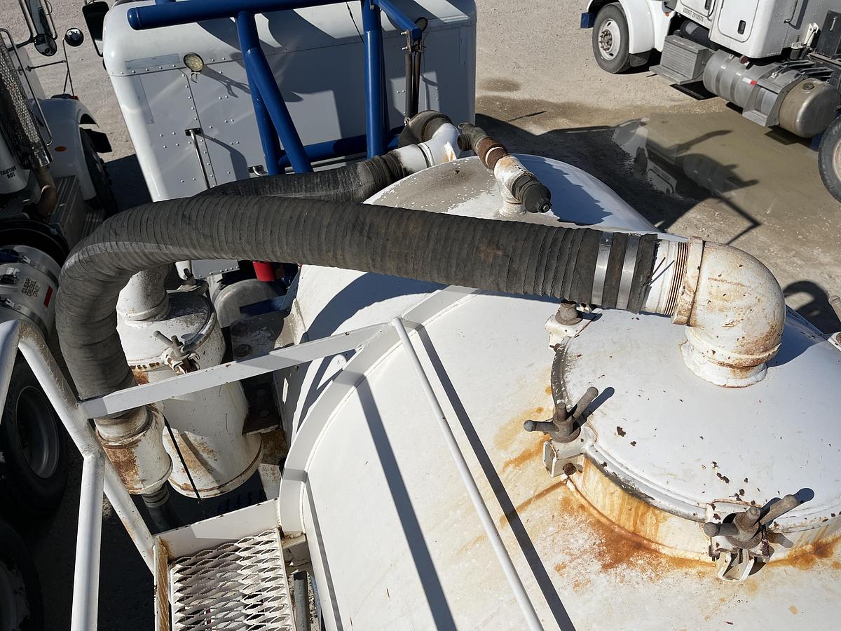 Used 2011 Dragon Vac Tank Trailers