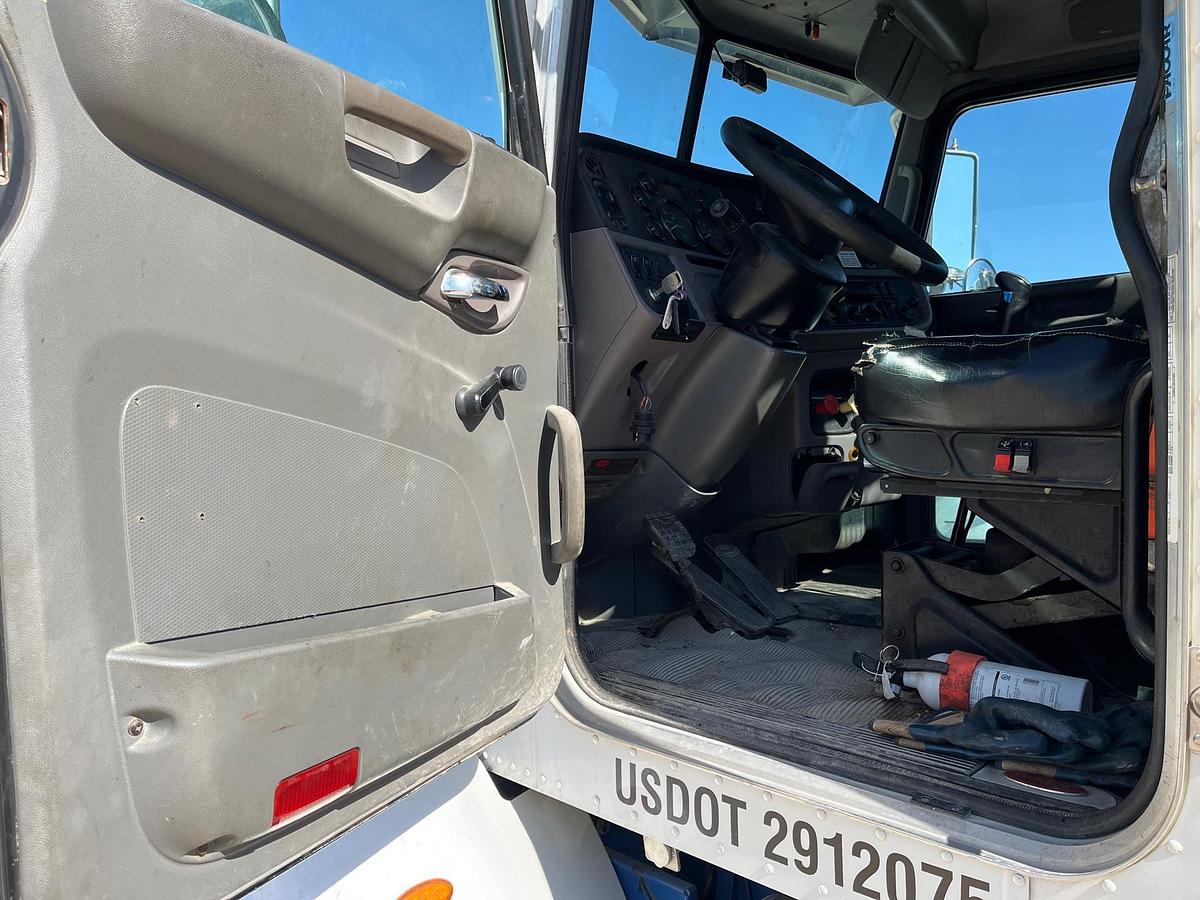 Used 2012 Peterbilt 365 Winch Truck