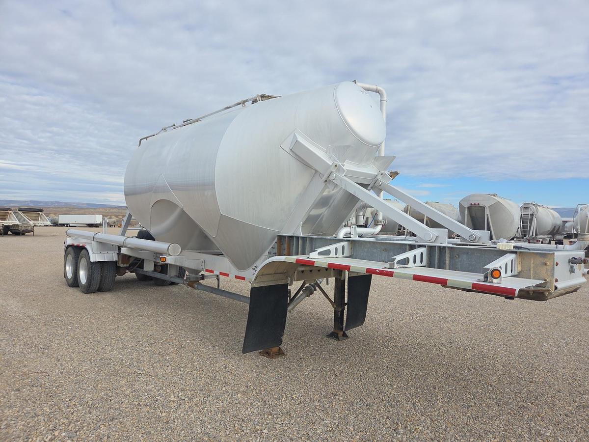 Used 2020 Southern Weld Pneumatic Trailers