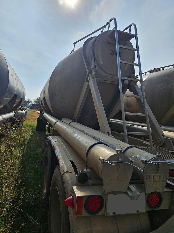 Used 2014 Heil Pneumatic Trailer