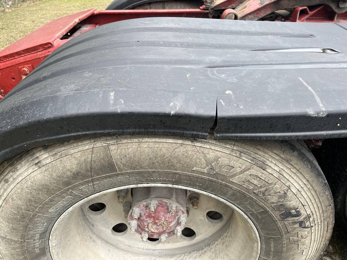 Used 2011 Freightliner Coronado 122SD Day Cab