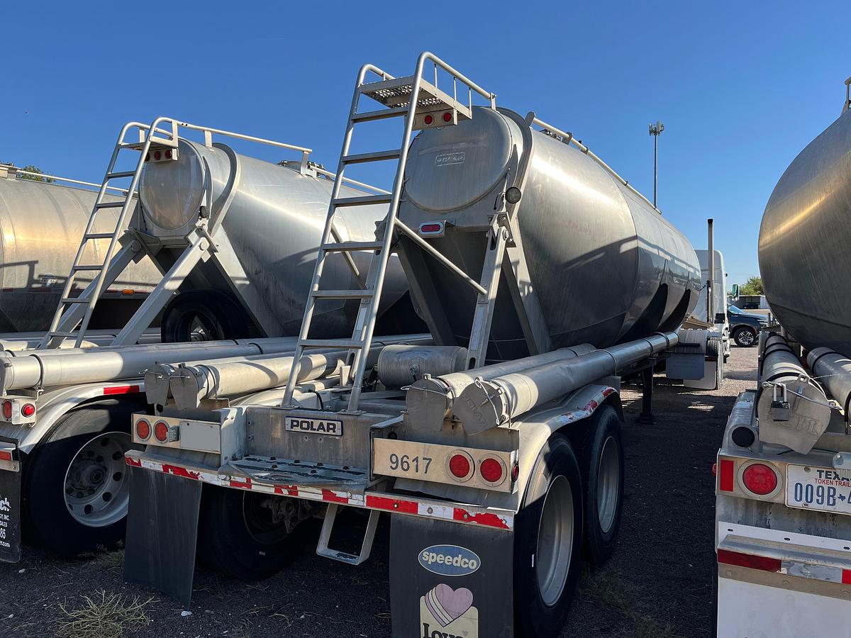 Used 2011 Polar Pneumatic Trailer