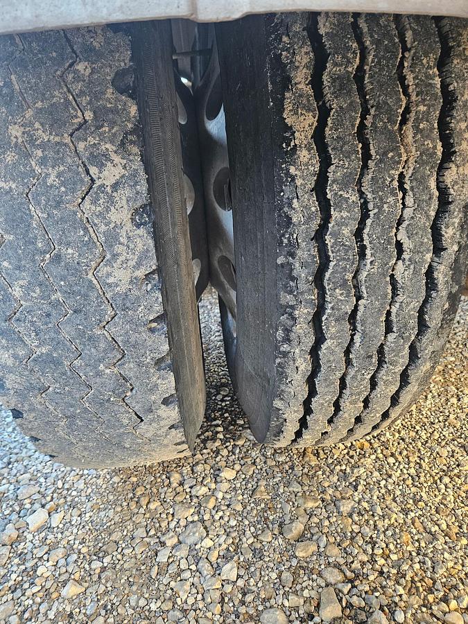 Used 2015 Heil Pneumatic Trailer