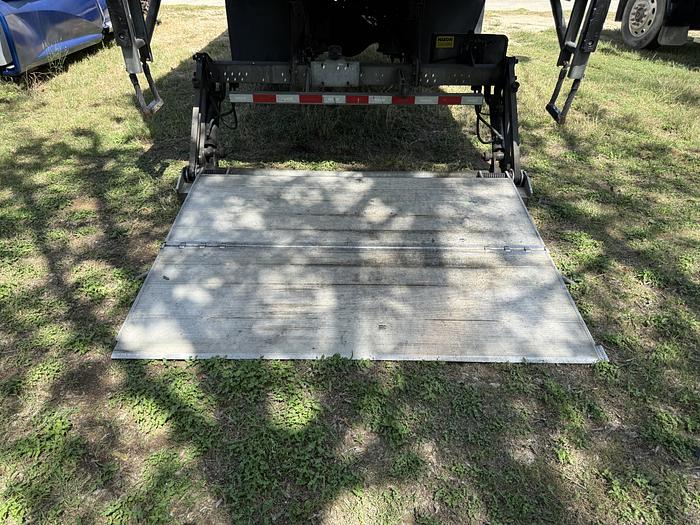 Used 2019 Freightliner 26' M2