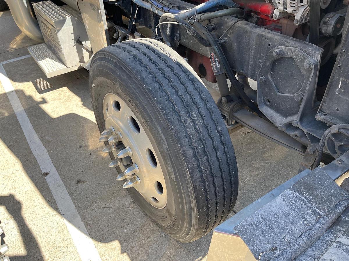 Used 2003 Peterbilt 379 Sleeper