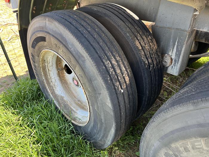 Used 2000 Polar Pneumatic Trailer