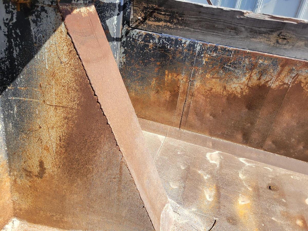 Used 2008 Volvo VNL64T300 Dump Truck