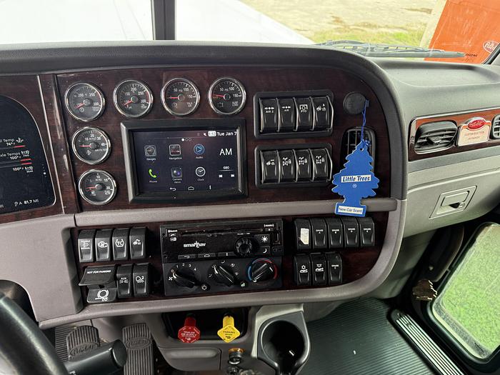 Used 2024 Peterbilt 389