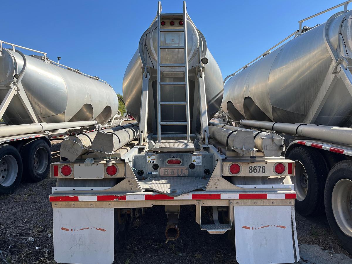 Used 2012 Heil 1040 Pneumatic Trailers