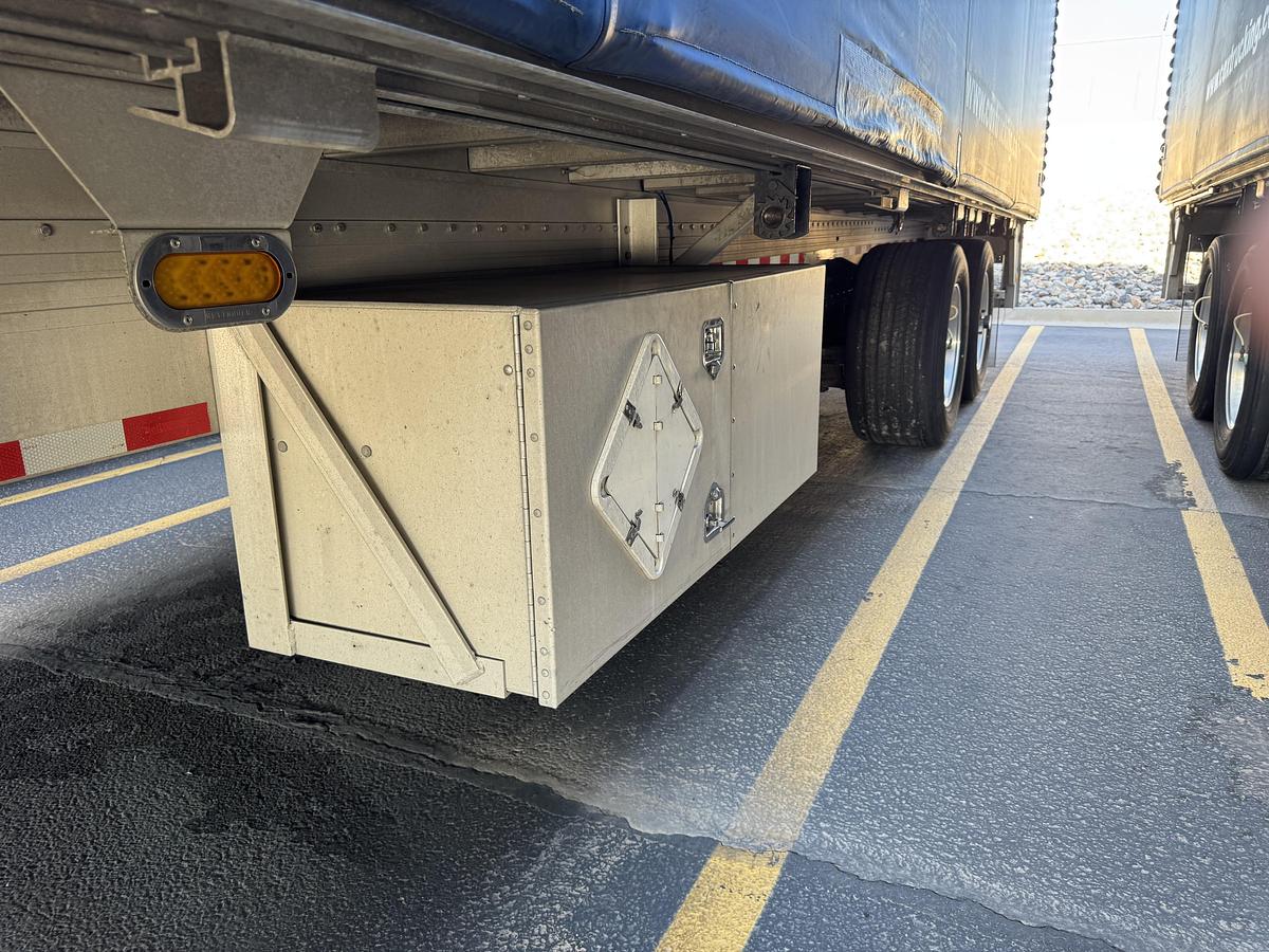 Used 2018- 50' Reitnouer Max Lite All Aluminum W/Rolling Tarp System & Front Lift Axle