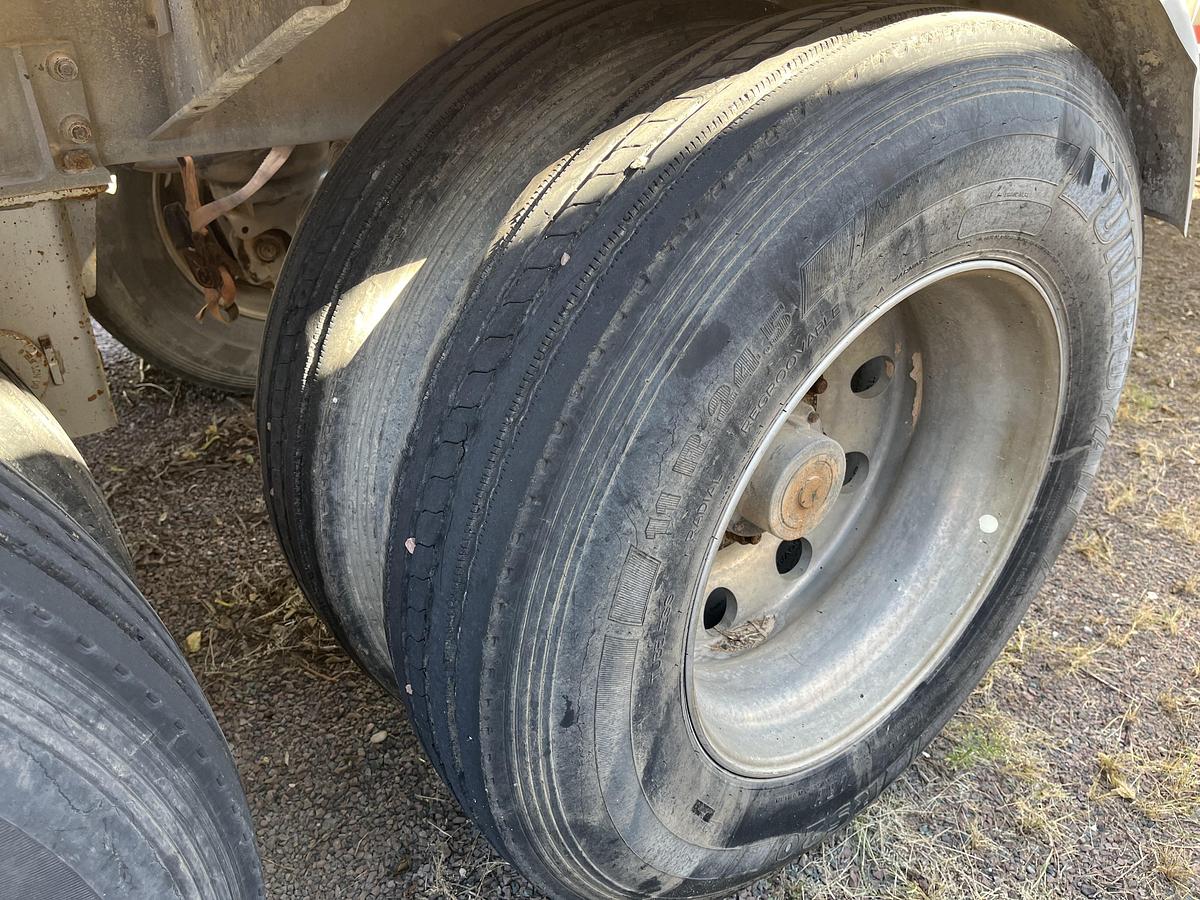 Used 2012 Heil 1040 Pneumatic Trailers