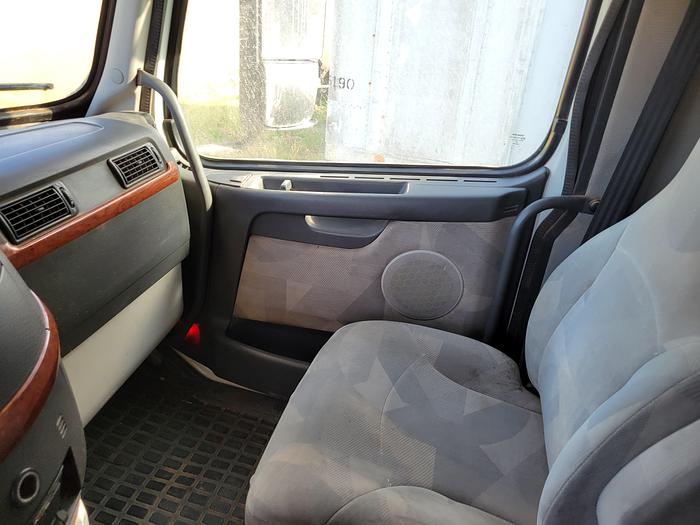 Used 2008 VOLVO Dump Truck