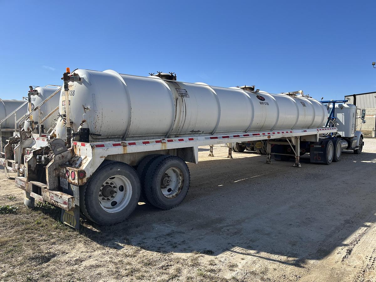 Used 2011 Dragon Vac Tank Trailers
