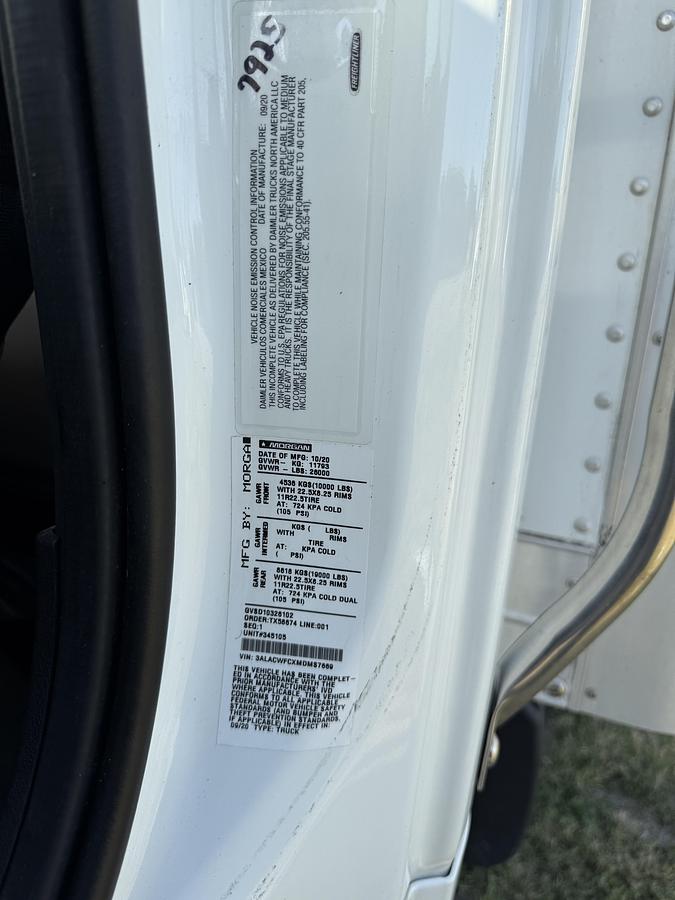 Used 2021 Freightliner 26' M2