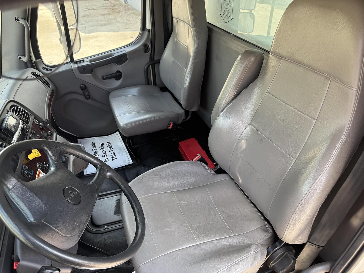 Used 2021 Freightliner M2 106