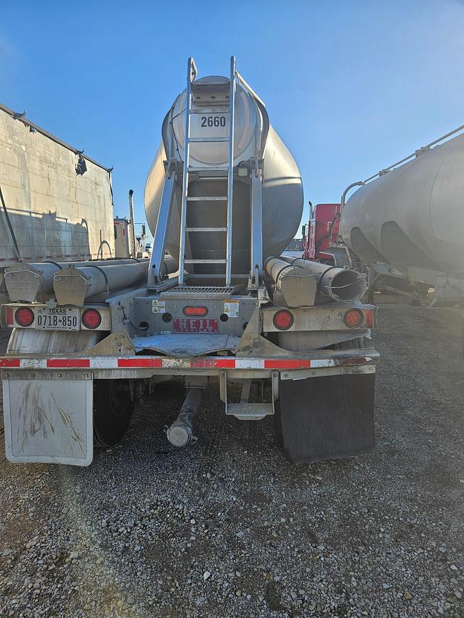 Used 2015 Heil Pneumatic Trailer