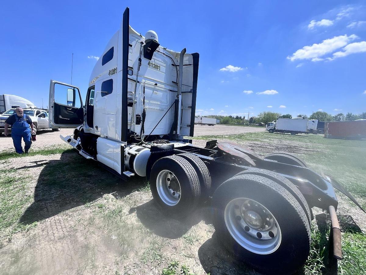 Used 2021 Volvo 760 Sleeper