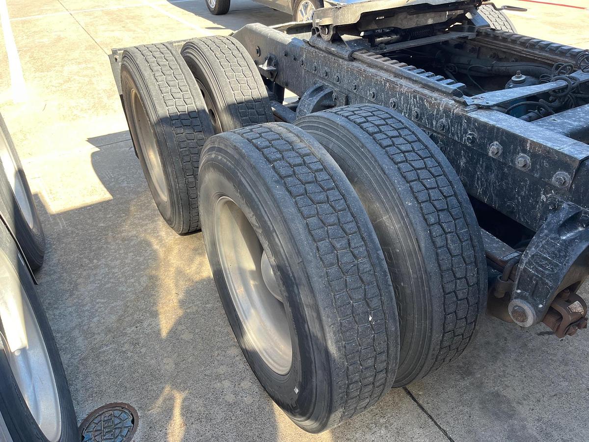 Used 2003 Peterbilt 379 Sleeper