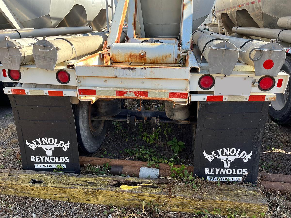 Used 1981 Heil 1040 Pneumatic Trailer