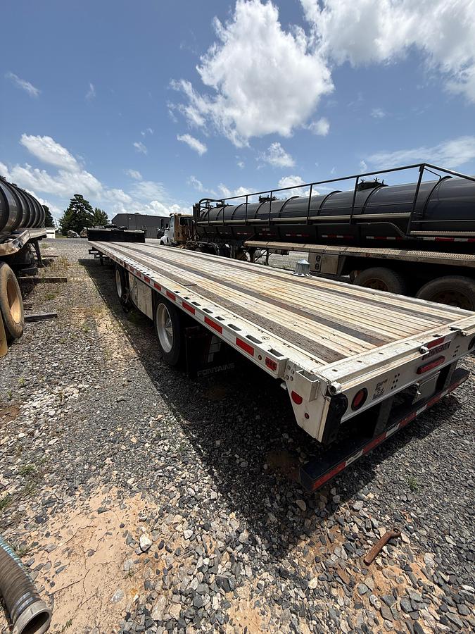 Used 2022 Fontaine Step Deck