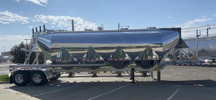 2024 J&L Food Grade Pneumatic Trailer