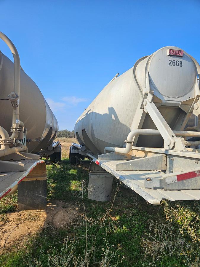 Used 2015 Heil Pneumatic Trailer