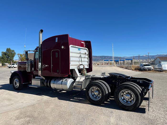 Used 2019 Peterbilt 389 Sleeper