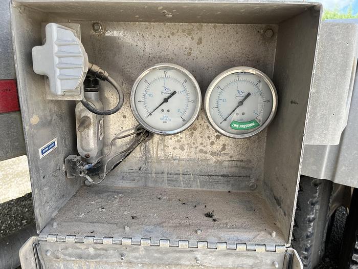 Used 2012 Mac 1050 cu.ft.