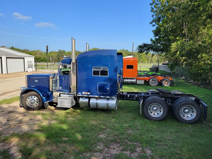 Used 2023 Peterbilt 389