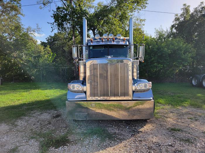 Used 2023 Peterbilt 389