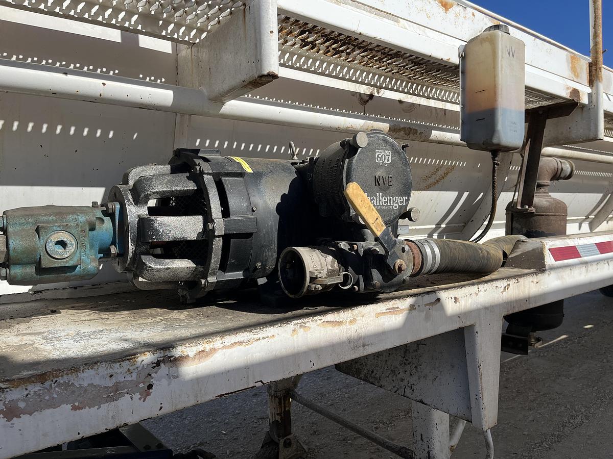 Used 2011 Dragon Vac Tank Trailers