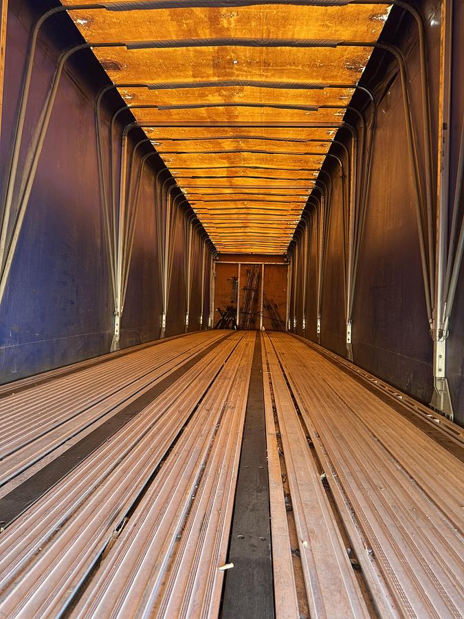 Used 2018- 50' Reitnouer Max Lite All Aluminum W/Rolling Tarp System & Front Lift Axle