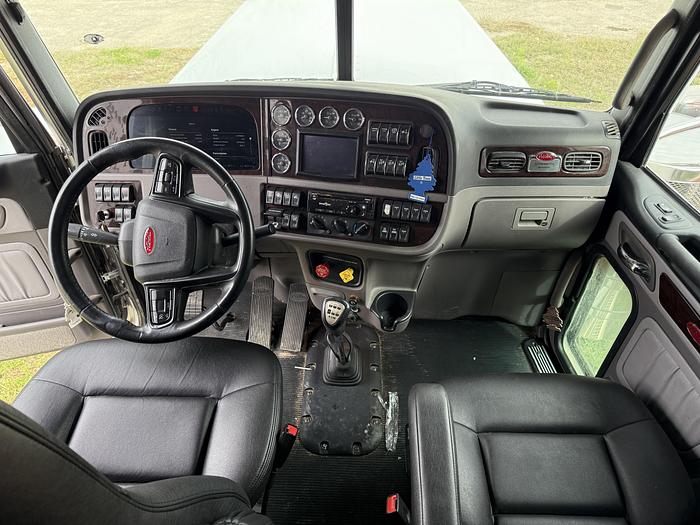 Used 2024 Peterbilt 389