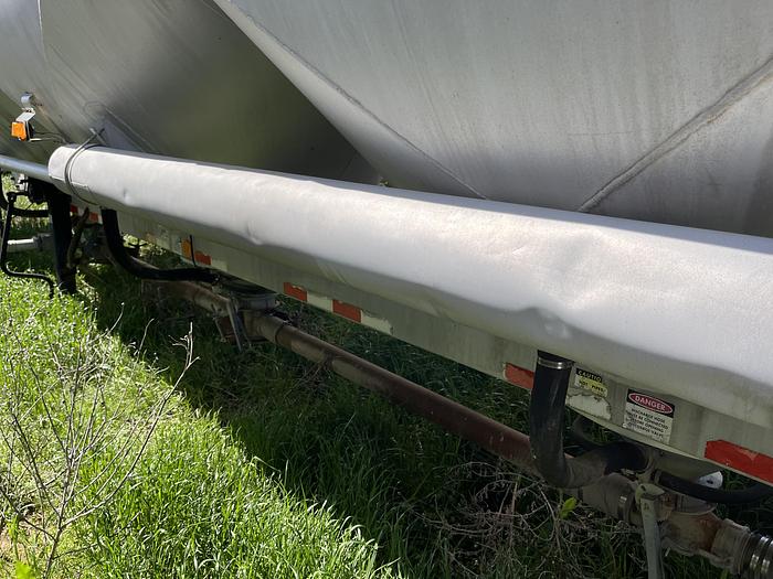 Used 2000 Polar Pneumatic Trailer