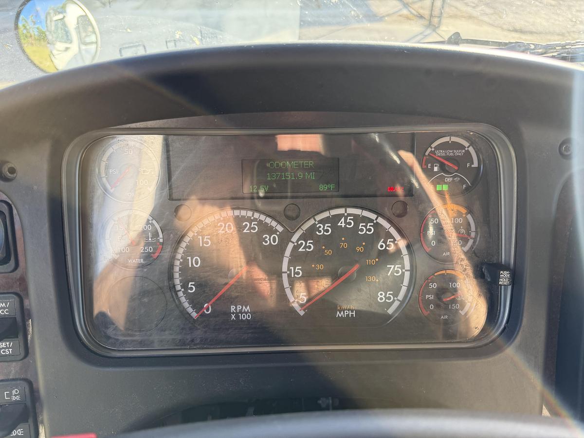 Used 2021 Freightliner 26' M2