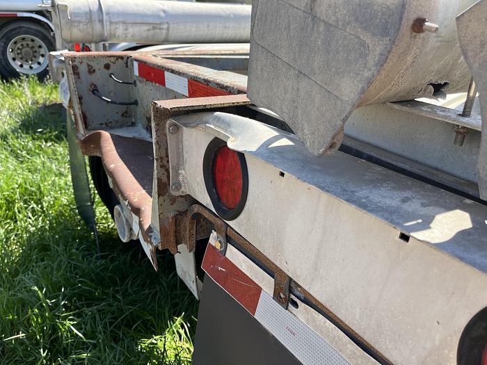 Used 2000 Polar Pneumatic Trailer