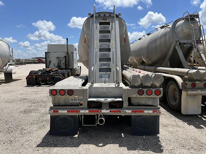 Used 2012 Mac 1050 cu.ft.