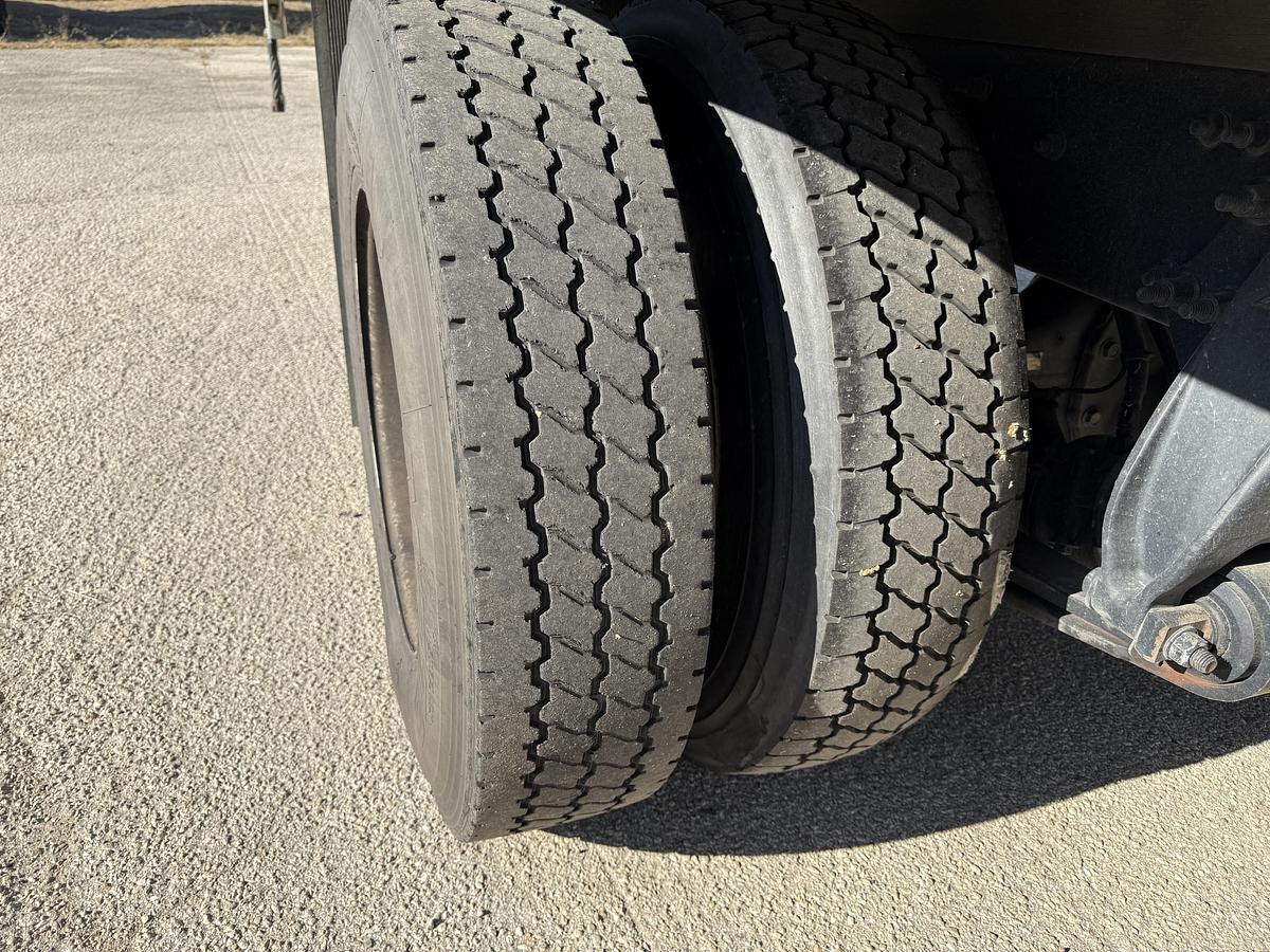 Used 2021 Freightliner 26' M2 106