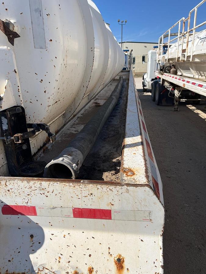 Used 2011 Dragon Vac Tank Trailers