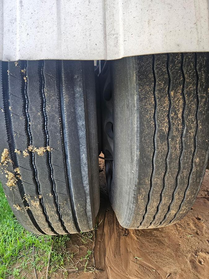 Used 2015 Heil Pneumatic Trailer