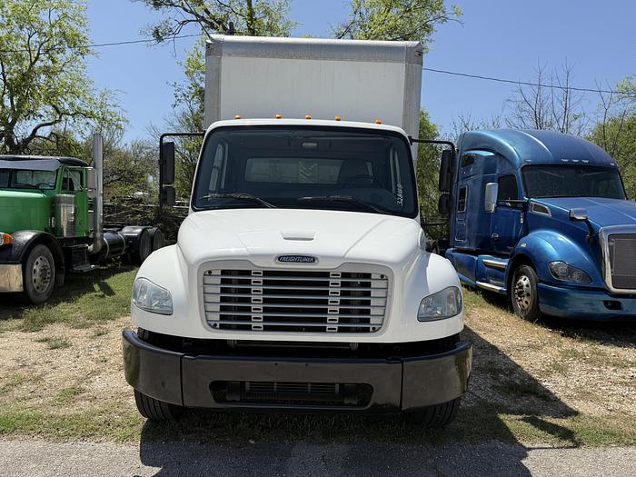 Used 2019 Freightliner 26' M2