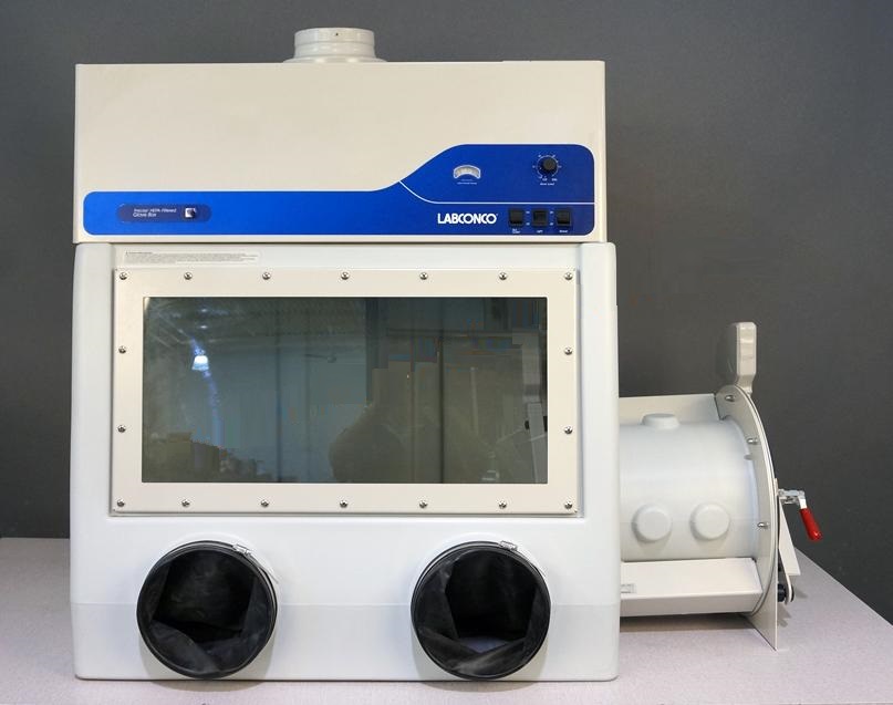 Used Labconco  glove box with HEPA filter cat.no. 5220200