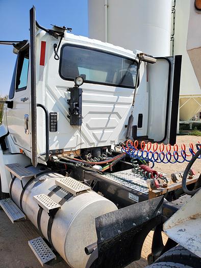 Used 2013 International ProStar Semi Truck