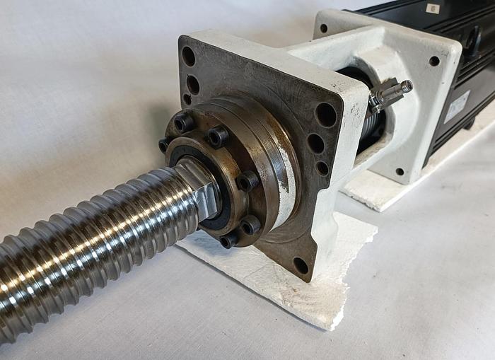 Sychronmotor mit Kugelgewindetrieb, MDD115C-N-015-N2M-130GB0, Rexroth, neuwertig