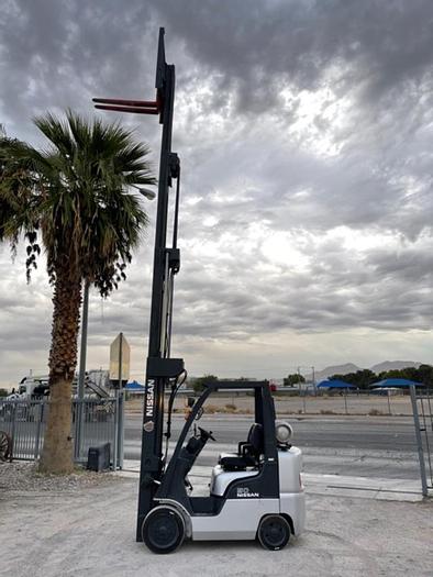 Used 2010 NISSAN MCP1F2A25LV QUAD MAST Forklift