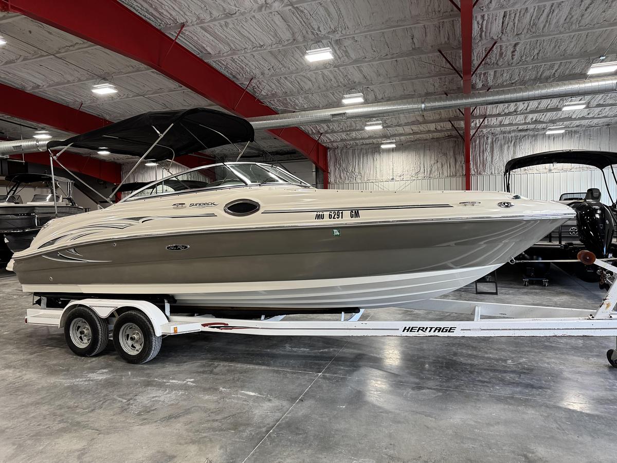 Used 2005 Sea Ray 240 Sundeck